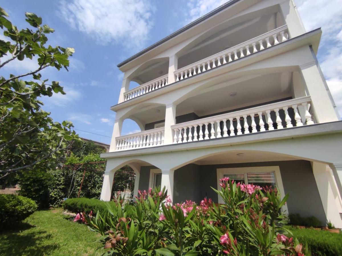 Apartman Mila โนวีวีโนดอลสกี ภายนอก รูปภาพ