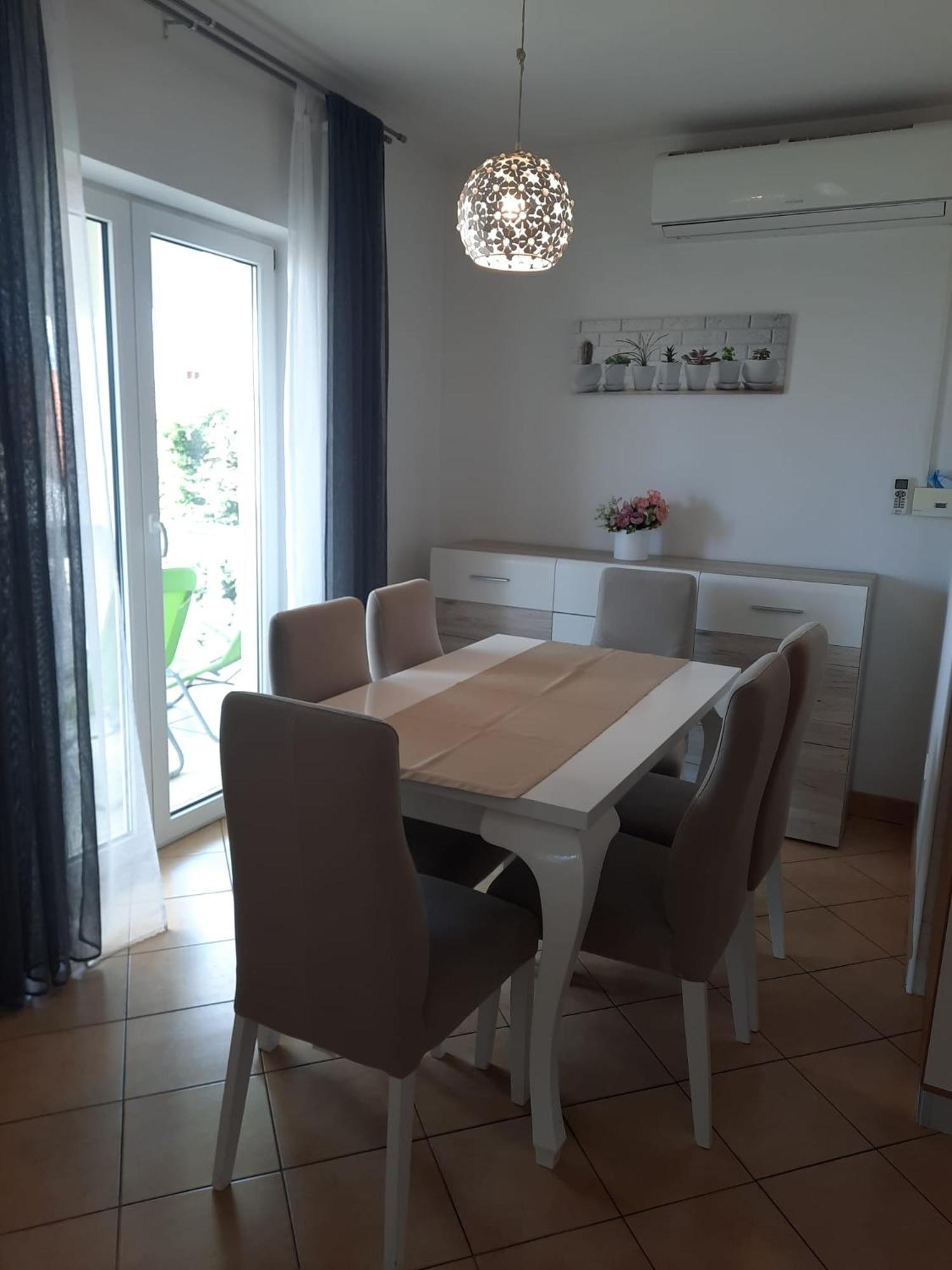 Apartman Mila โนวีวีโนดอลสกี ภายนอก รูปภาพ